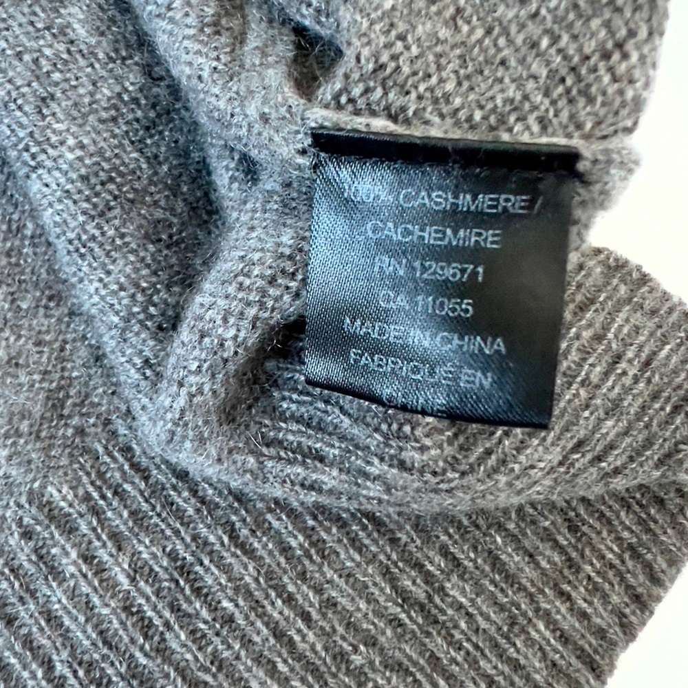 Gray Skull Pattern 100% wool Sweater - Picture 7 of 7
